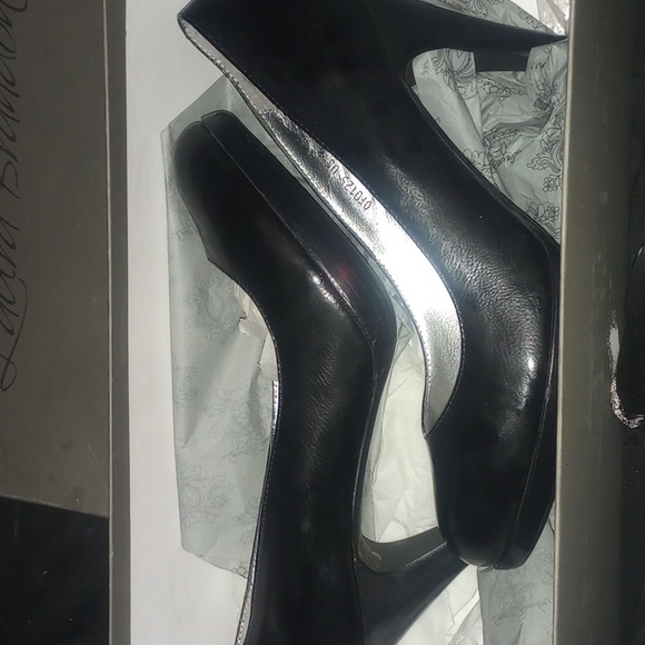 High heels - Picture 2 of 2